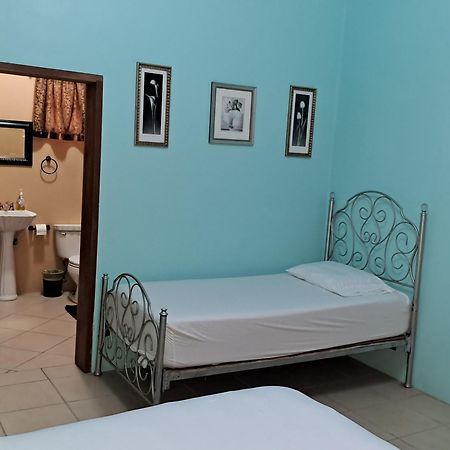 Banyan Rose Apartment Orange Walk Exterior foto