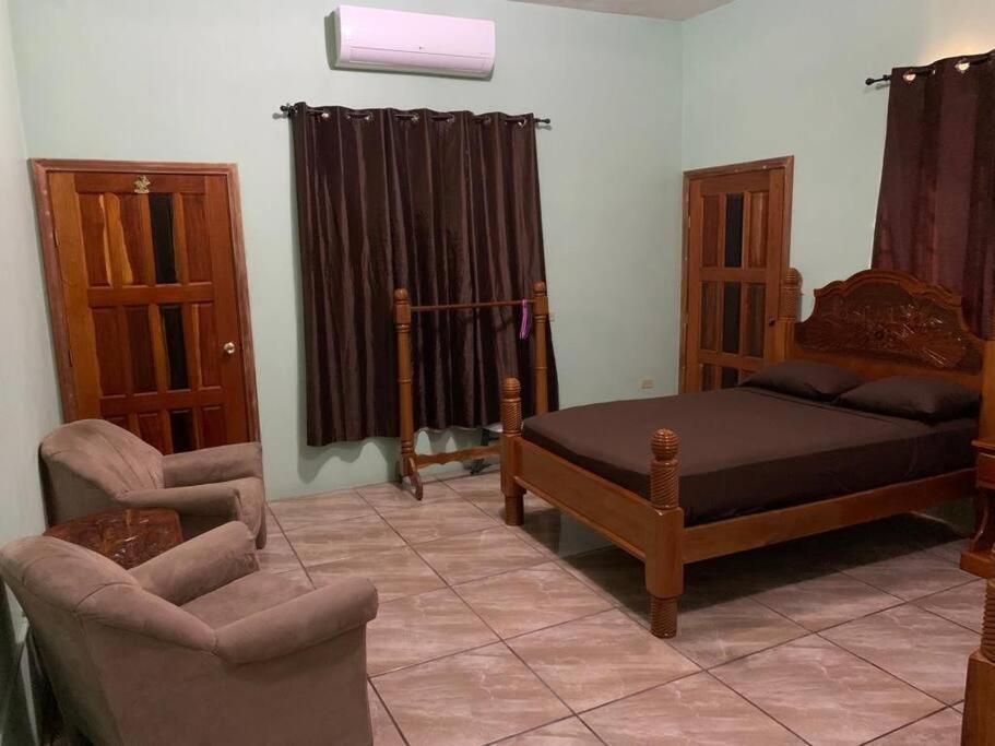 Banyan Rose Apartment Orange Walk Exterior foto