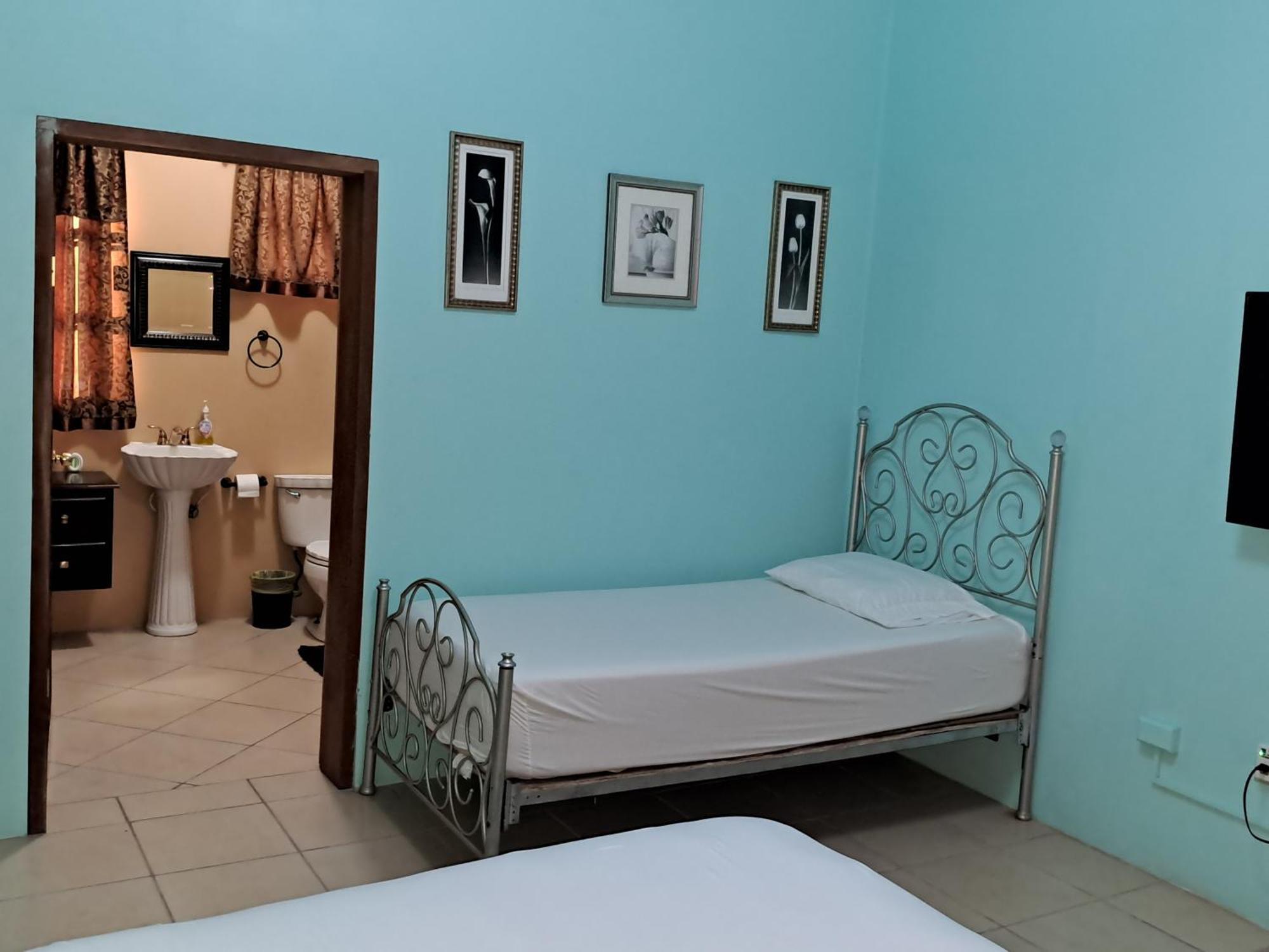 Banyan Rose Apartment Orange Walk Exterior foto